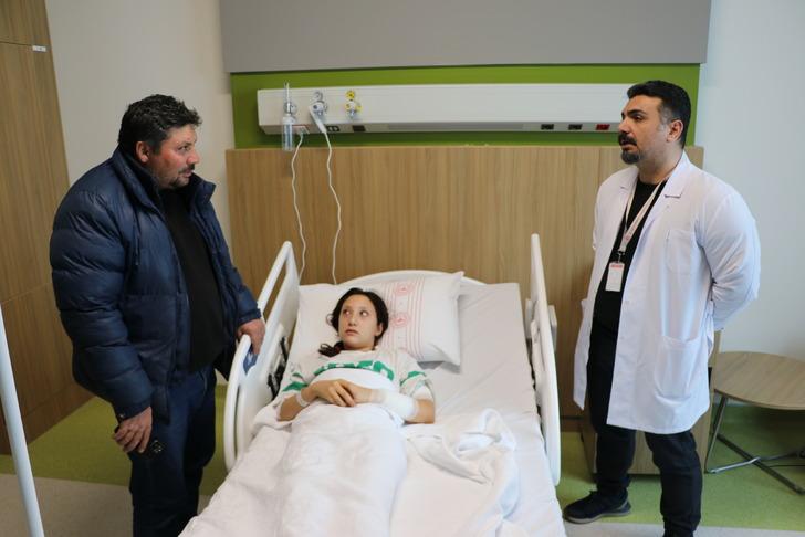 Şanlıurfa'da sahipsiz köpeğin saldırısına uğrayan çocuğun tedavisi Gaziantep'te sürüyor G3