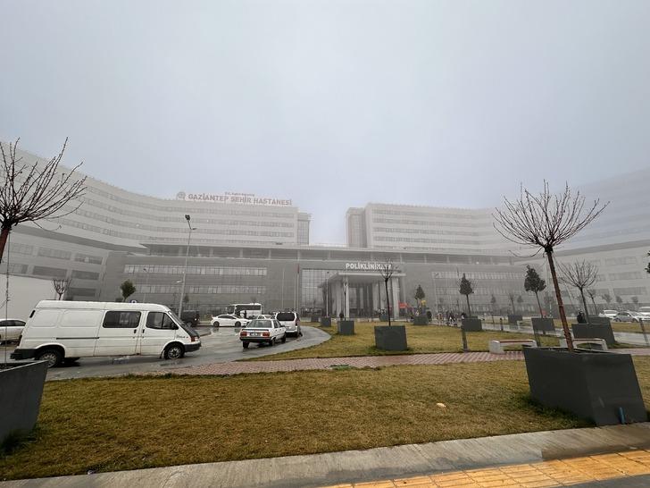 Şanlıurfa'da sahipsiz köpeğin saldırısına uğrayan çocuğun tedavisi Gaziantep'te sürüyor G5