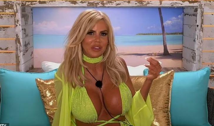 Türkiye'de estetik olan Hannah Elizabeth Love Island'a döndü! Müstehcen yarışmanın ilk gününe damga vurdu G1