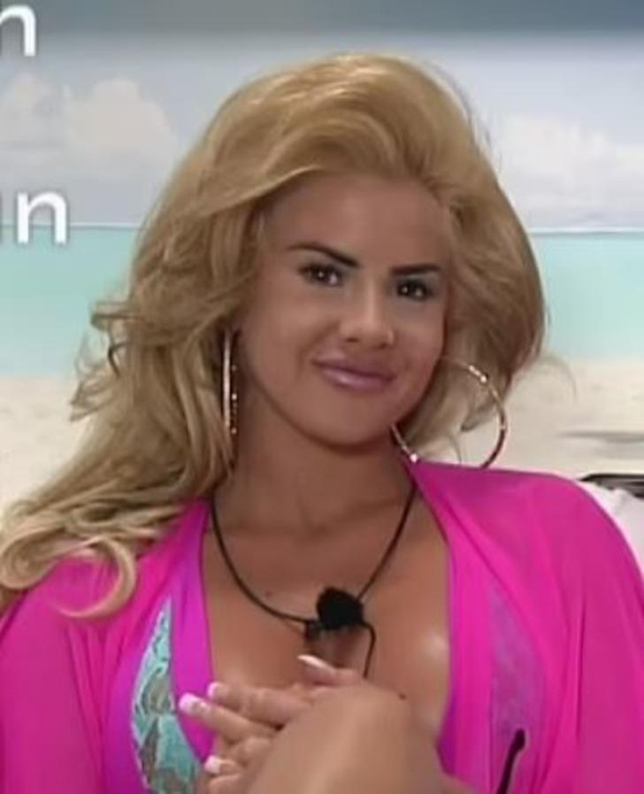 Türkiye'de estetik olan Hannah Elizabeth Love Island'a döndü! Müstehcen yarışmanın ilk gününe damga vurdu G2