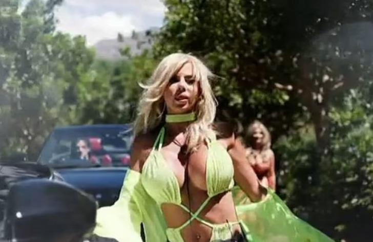 Türkiye'de estetik olan Hannah Elizabeth Love Island'a döndü! Müstehcen yarışmanın ilk gününe damga vurdu G3