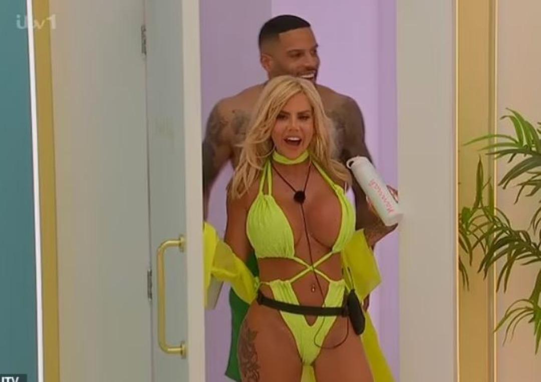 T&uuml;rkiye'de estetik olan Hannah Elizabeth Love Island'a d&ouml;nd&uuml;! M&uuml;stehcen yarışmanın ilk g&uuml;n&uuml;ne damga vurdu