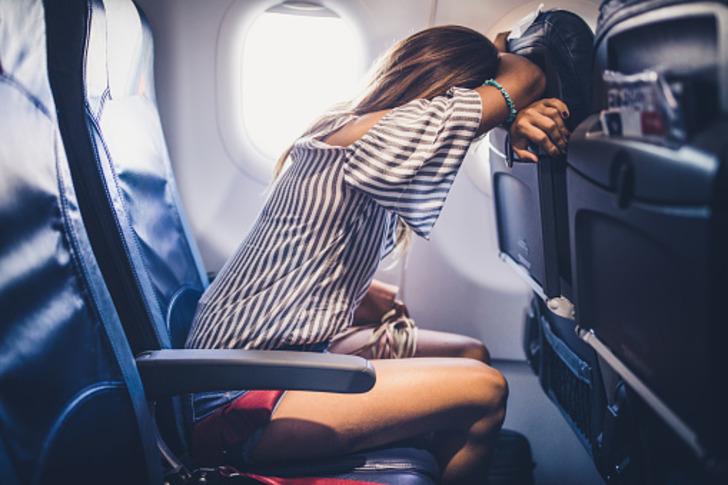Uçakta yatağınızın rahatlığına ulaşabilirsiniz! Uçakta iyi bir uyku çekmenin püf noktaları... Sadece bu hareketlerden uzak durmalısınız G4
