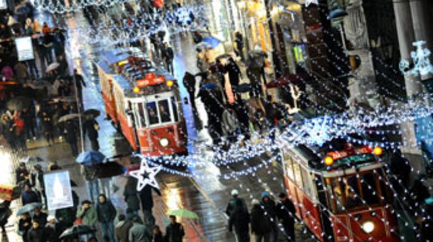 Taksim 2010'a rengarenk giriyor