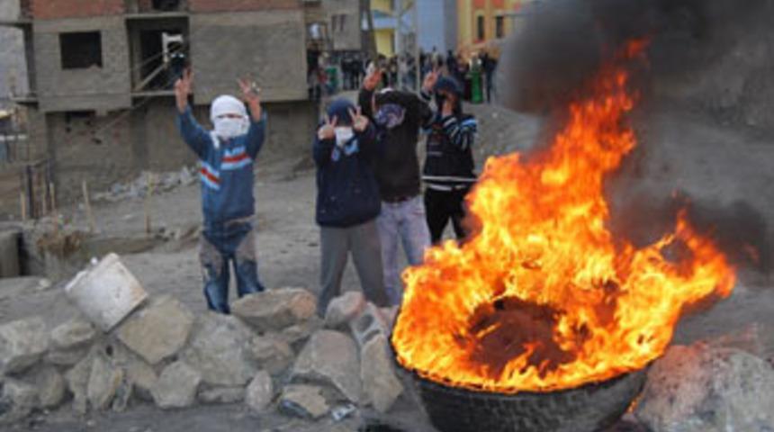 &Uuml;lke savaş alanına d&ouml;nd&uuml;