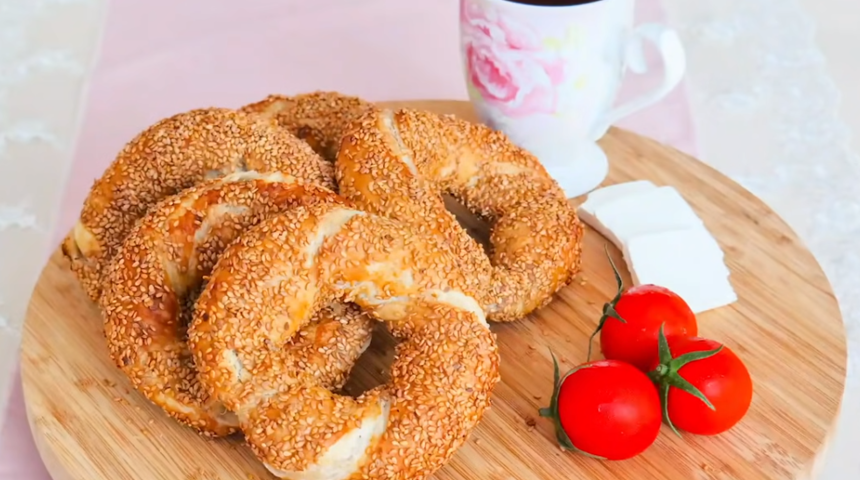 Pratik kahvaltılık: Milföy hamurundan çıtır simit tarifi! Kaşarlı milföy simit nasıl yapılır, malzemeleri neler?