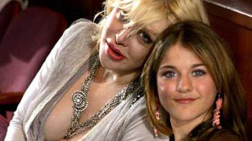 Kızının velayetini kaybetti