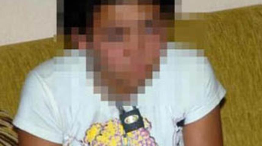 Kızını zincirleyen babaya denetim cezası