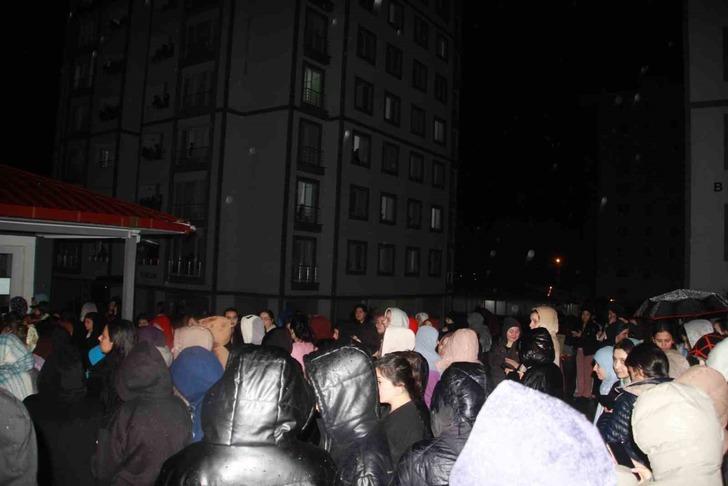 Ordu'daki kız öğrenci yurdunda 'asansör' paniği! Bütün öğrenciler kendilerini bahçeye attı, zor sakinleştirildiler G1