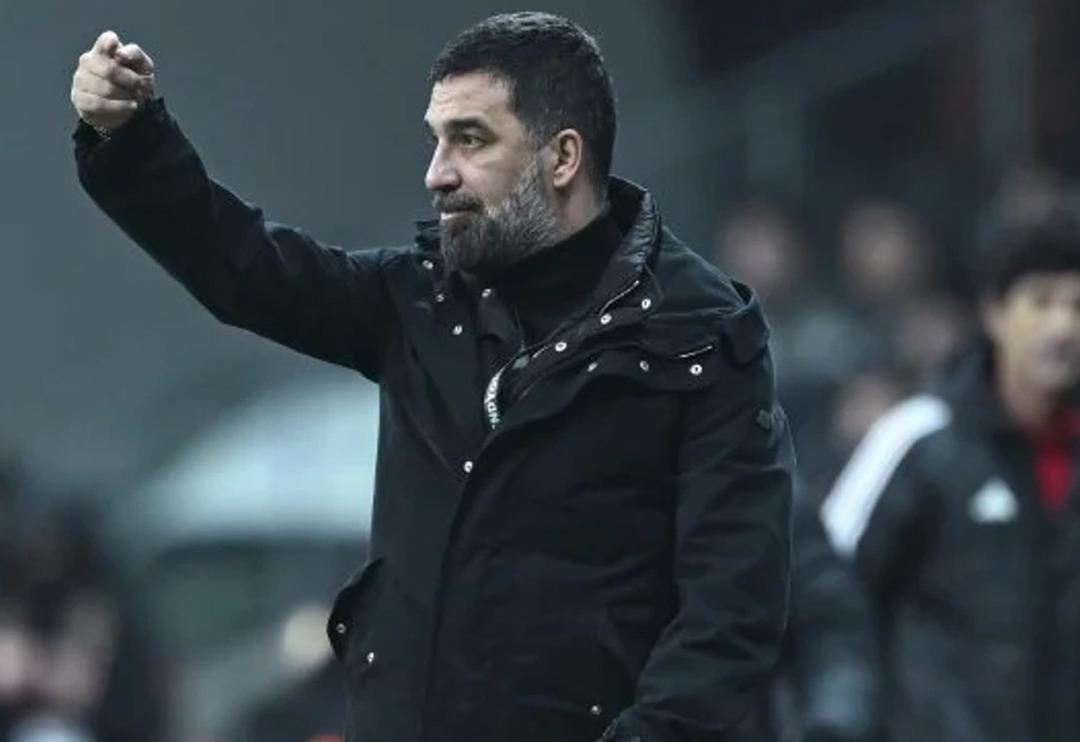 Beşiktaş taraftarı Arda Turan'dan &ouml;z&uuml;r diledi! Ma&ccedil; sonunda yaptıkları hareket sonrası... ''Bize yakışmadı, Arda bize hep saygı g&ouml;stermiştir''