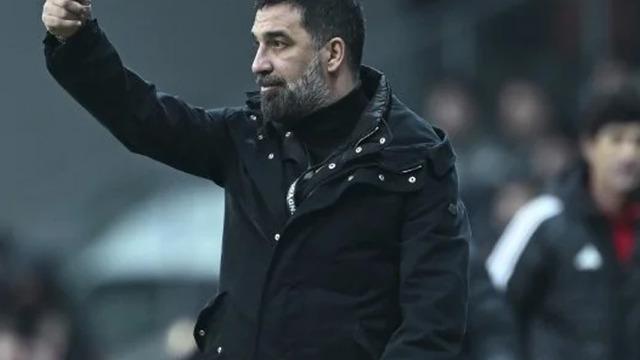 Beşiktaş taraftarı Arda Turan'dan özür diledi! Maç sonunda yaptıkları hareket sonrası... ''Bize yakışmadı, Arda bize hep saygı göstermiştir''