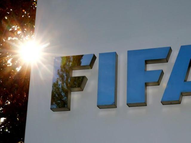 FIFA'dan Türk futboluna darbe devam ediyor! İki Türk takımına süresiz olarak transfer yasağı getirildi