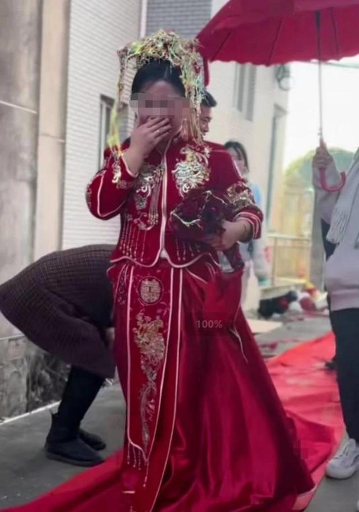 Düğün günü kabusa döndü! Kutlamada kullanılan spreyler bir anda alev aldı... Gelinin yüzü tamamen yandı G1