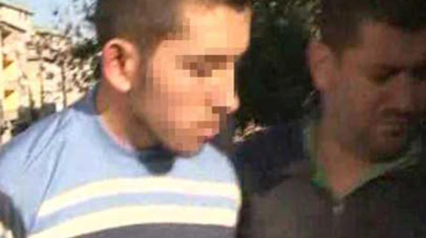 Annesini bı&ccedil;aklayarak &ouml;ld&uuml;rd&uuml;