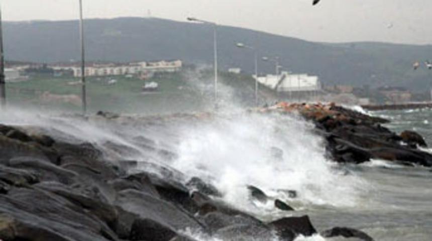 İstanbul'da poyraz fırtınası