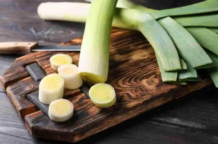 Bitkilerin profesöründen bin bir derde faydalı öneri: Tarih boyunca birçok hastalığa derman oldu! Duyan soluğu markette aldı G3