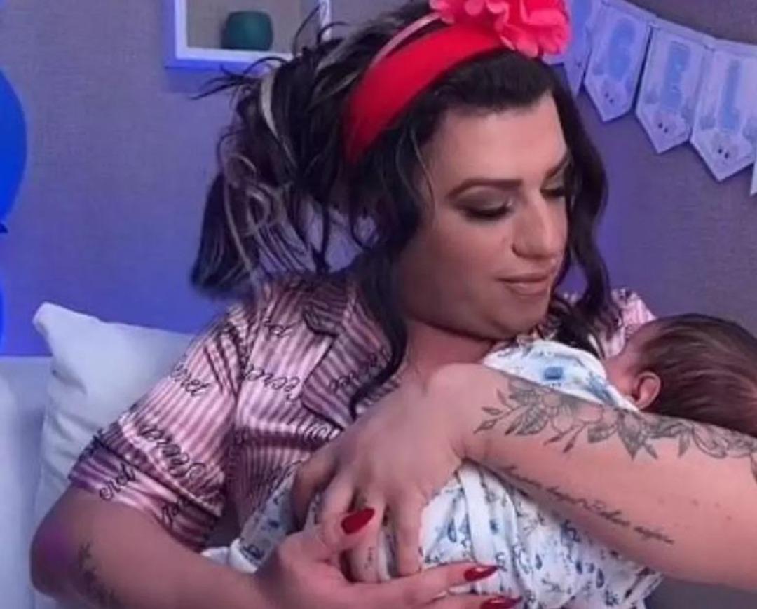 TikTok fenomeni M&uuml;kremin Gezgin değişimiyle g&uuml;ndemdeydi! Asker ka&ccedil;ağı &ccedil;ıkınca...