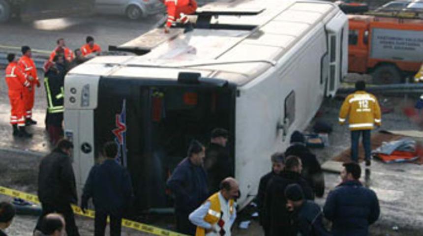 Kastamonu'da otob&uuml;s kazası: 3 &ouml;l&uuml;