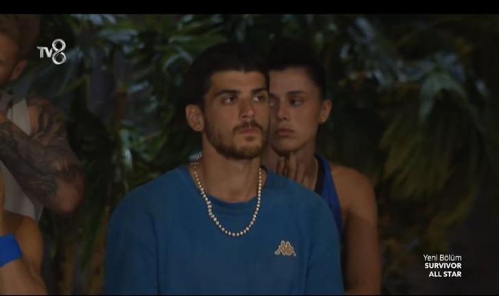 Survivor Yiğit Poyraz'ın Aleyna'ya baktığı anlar olay oldu! Yasmin Erbil hemen bakın ne paylaştı G2