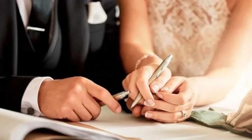 Faizsiz evlilik kredisi için dikkat çeken adım! Bakan açıkladı