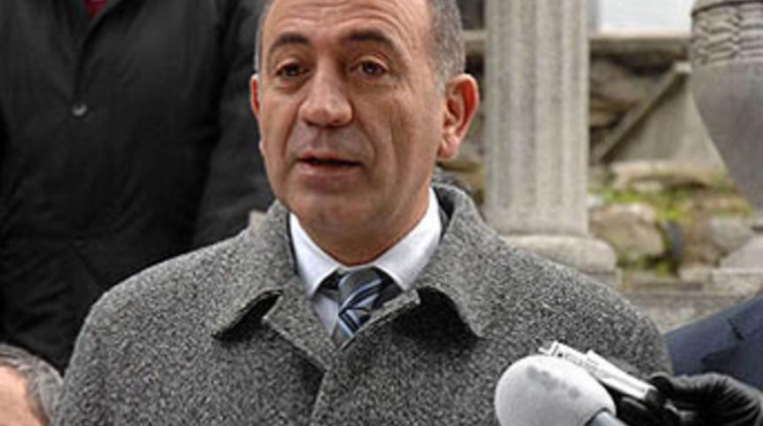 'Kılı&ccedil;daroğlu'na karşı aday olmamı istediler'