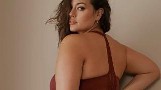 Dünyanın en seksi kadını seçilmişti! Ashley Graham tüle sarınıp iç çamaşırıyla poz verdi
