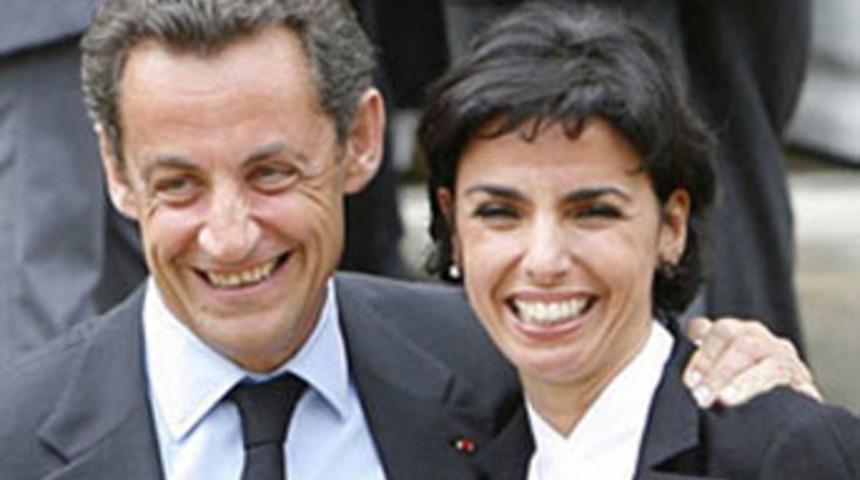 Sarkozy'nin eski g&ouml;zdesinden gaf