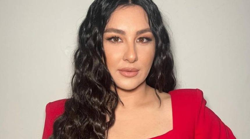 Yasemin Sakallıoğlu son paylaşımıyla gündem oldu... "Ay sinirim bozuldu" diyerek bavullarının gelmediğini duyurdu!