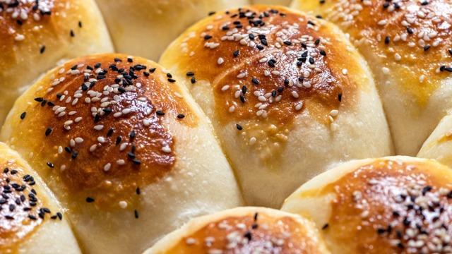 Görüp görebileceğiniz en yumuşak poğaça tarifi! Puf puf kabaran poğaça yapmanın püf noktası buymuş...