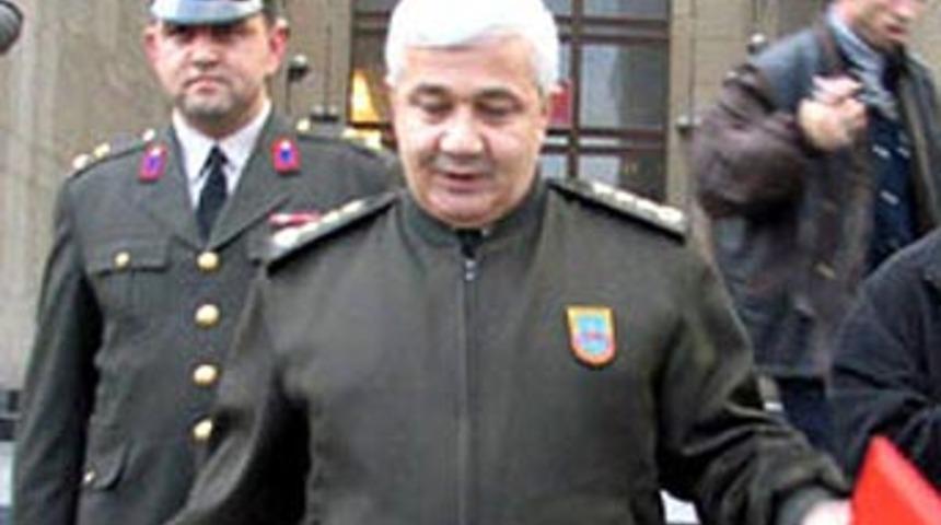 Albay Yeşil ordudan atıldı