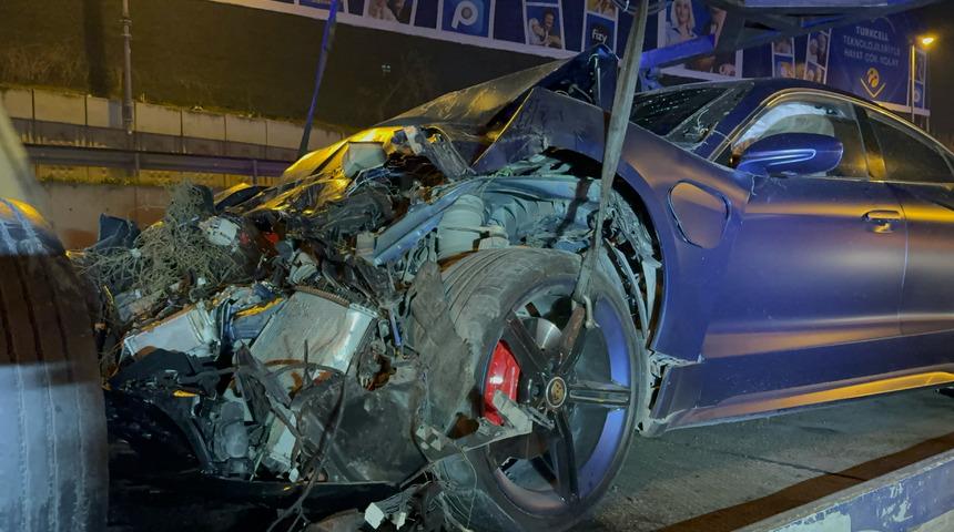 Zeytinburnu'nda trafik kazasında 5 kişi yaralandı