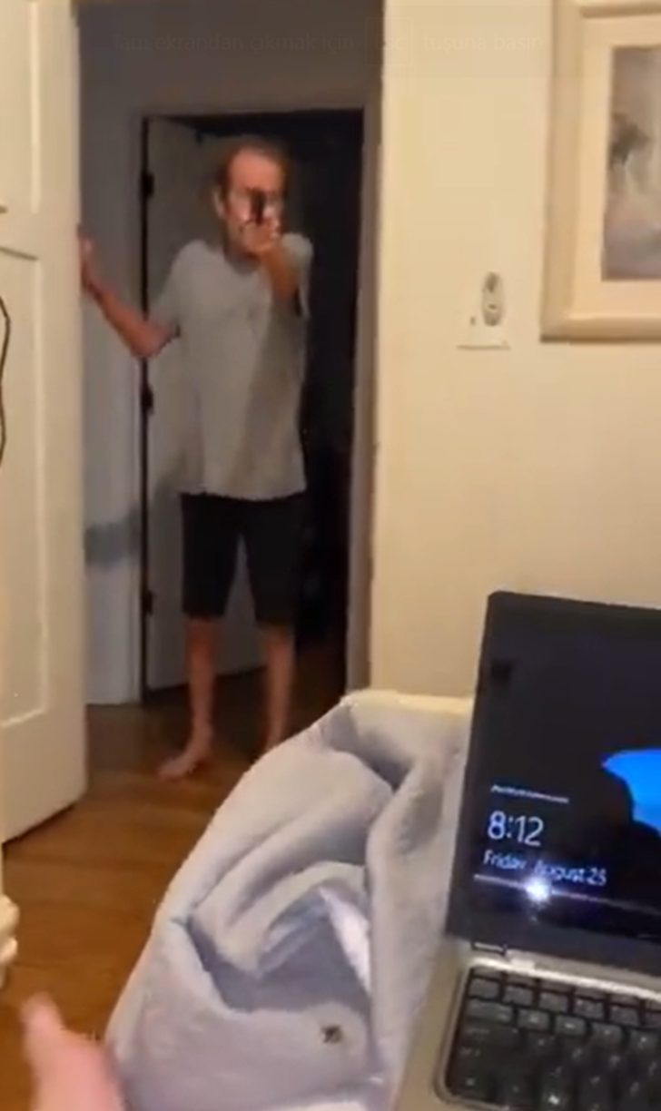 Şoke eden görüntüler! Annesinin sevgilisinin onu vurduğu anları böyle kaydetti... Kulağından akan kanlarla evinden koşarak kaçtı...  G1