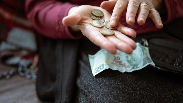 Emekli maaşında Temmuz zammı için e-Devlet’ten ipucu: Kök maaşı 8.097 liranın altında kalanlar dikkat! ‘Sıfır’ zam ihtimali