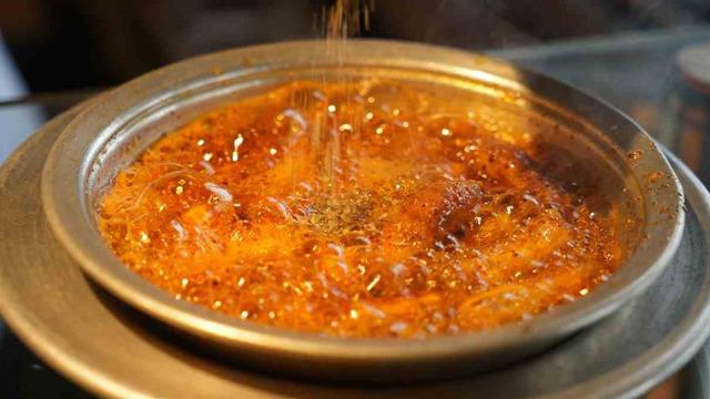 Belki de daha önce hiç yemediniz! Turistler o lezzete bayılıyor... Kışın yemeye doymuyorlar! Mumbar dolması neyden, nasıl yapılır?