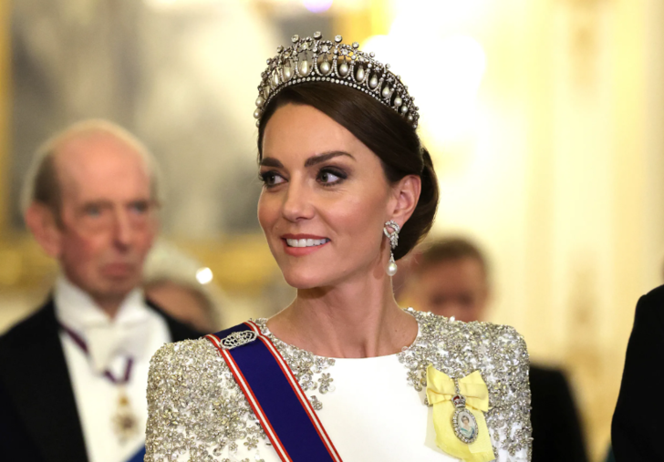 İngiltere Kraliyet Ailesi'nin üzerinde kara bulutlar dolaşıyor! Kate Middleton'un ardından Kral Charles da hastanelik oldu... Kral Charles'ın yerine kim bakacak? G1