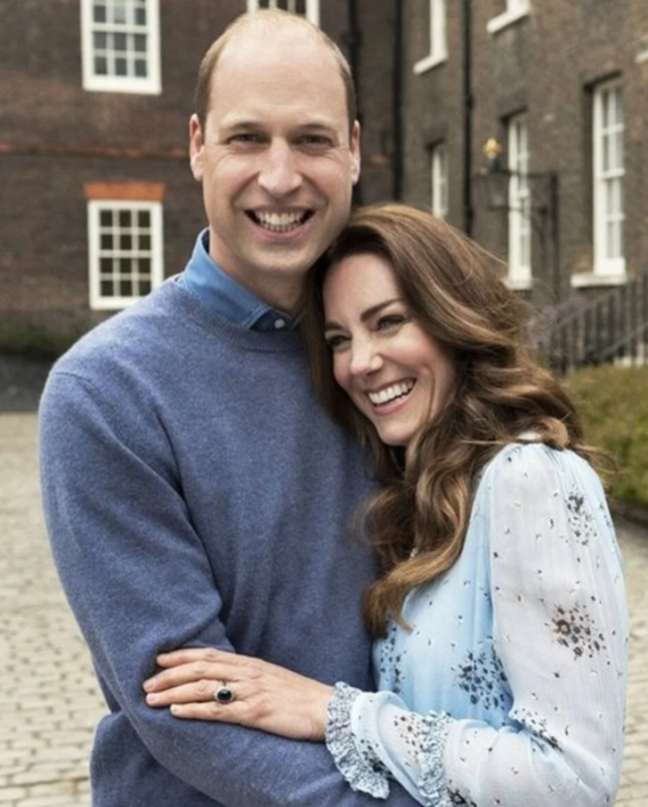 İngiltere Kraliyet Ailesi'nin üzerinde kara bulutlar dolaşıyor! Kate Middleton'un ardından Kral Charles da hastanelik oldu... Kral Charles'ın yerine kim bakacak? G2