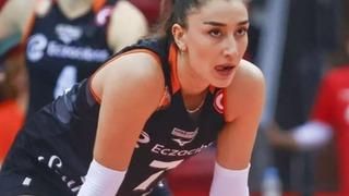 Filenin Sultanları'ndan Hande Baladın bacak ve sırt dekoltesiyle olay oldu! Dünyanın en güzel voleybolcusu