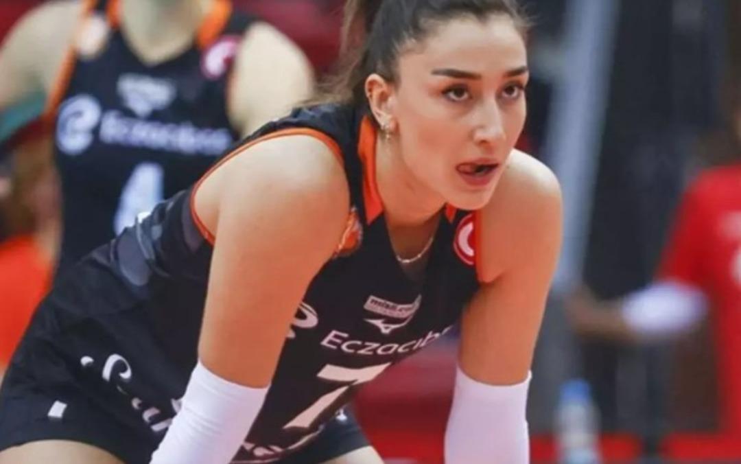 Filenin Sultanları'ndan Hande Baladın bacak ve sırt dekoltesiyle olay oldu! "D&uuml;nyanın en g&uuml;zel voleybolcusu"