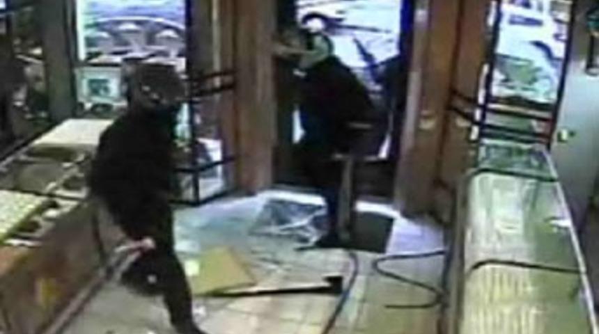 Kuyumcuyu işte b&ouml;yle soydu