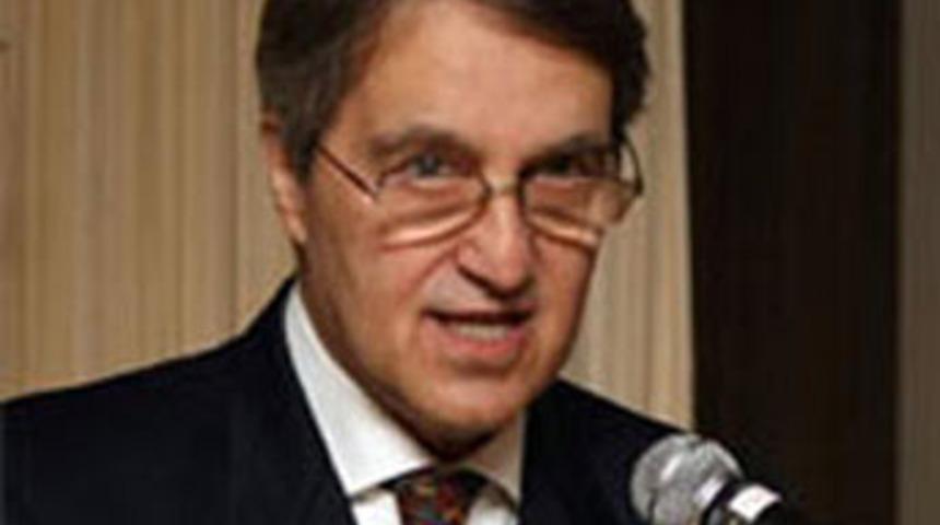 B&uuml;y&uuml;kel&ccedil;iden istifa şoku