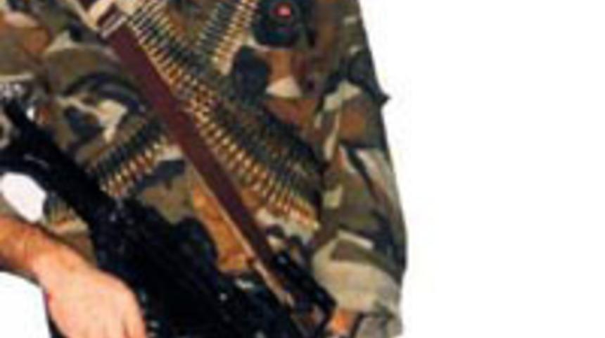 Kavgada 3 kişi yaralandı, silah oyuncak &ccedil;ıktı