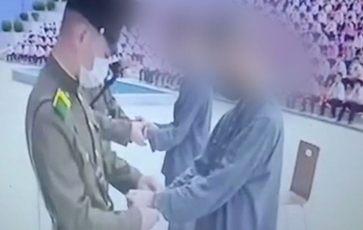 Kuzey Kore iki genci böyle cezalandırdı! Her şey halkın gözleri önünde oldu, cezanın sebebi şoke etti G3