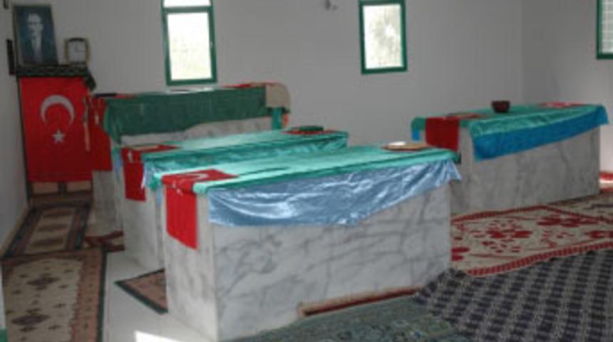 Tanrı misafiri t&uuml;rbeyi soydu