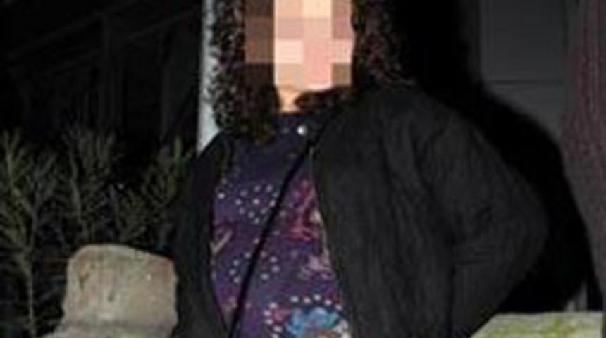 Babası ve 2 amcası tecav&uuml;z etti