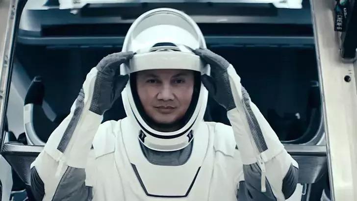 Hülya Avşar, ilk Türk Astronot Alper Gezeravcı'ya seslendi: 'Ben geldim,seni bekliyorum' G1