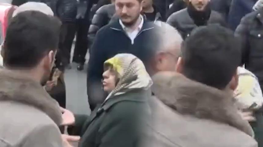 Sosyal medyada gündem oldu! Büyükçekmece Belediye Başkanı Yardımcısı Hasan Akkuş kadına saldırıp küfür etti