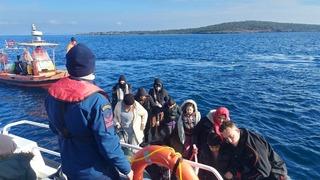 Ayvalık açıklarında 79 düzensiz göçmen kurtarıldı