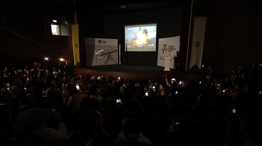 Türkiye'nin ilk uzay yolculuğu İstanbul'dan takip edildi