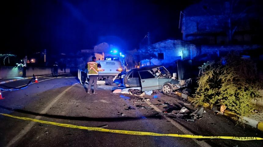 Nevşehir'de iki otomobilin çarpıştığı kazada 1 kişi öldü, 3 kişi yaralandı