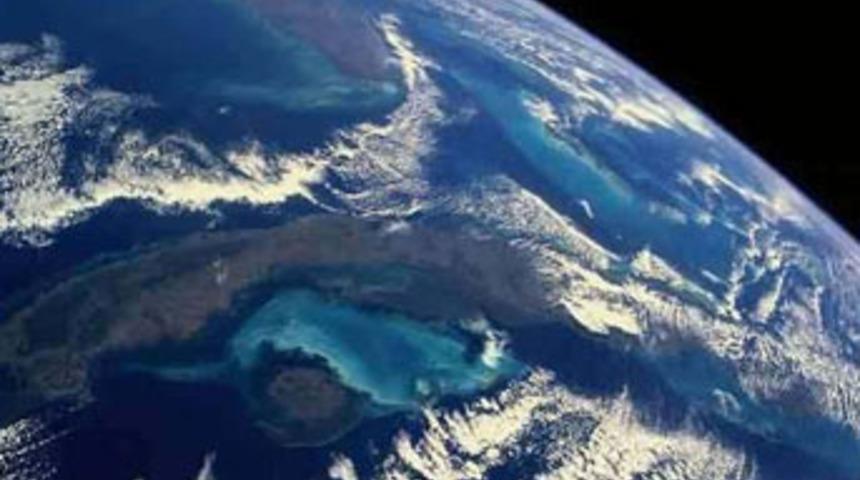 D&uuml;nya sallanıyor!